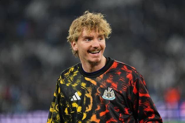Nick Woltemade of Newcastle during the warm up Marseille v Newcastle United, UEFA Champions League, Group Stage, Football, Orange Velodrome, Marseille, France- 25 Nov 2025Marseille Orange Vélodrome France EDITORIAL USE ONLY No use with unauthorised audio, video, data, fixture lists, club league logos or live services. Online in-match use limited to 120 images, no video emulation. No use in betting, games or single club league player publications. Copyright: xDavexWinter Shutterstockx 15918266fo