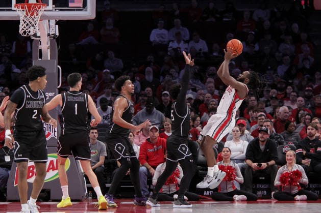 November 25, 2025, Columbus, Ohio, U.S: Ohio State Buckeyes guard Bruce Thornton (2) pulls up for a fall away jump shot over Mount St. Mary s Mountaineers guard Xavier Lipscomb (45) during the game between the Mount Saint MaryÃ¢â‚¬â ¢s Mountaineers and the Ohio State Buckeyes at Value City Arena, Columbus, Ohio. Columbus U.S - ZUMAs304 20251125_zaf_s304_040 Copyright: xScottxStuartx