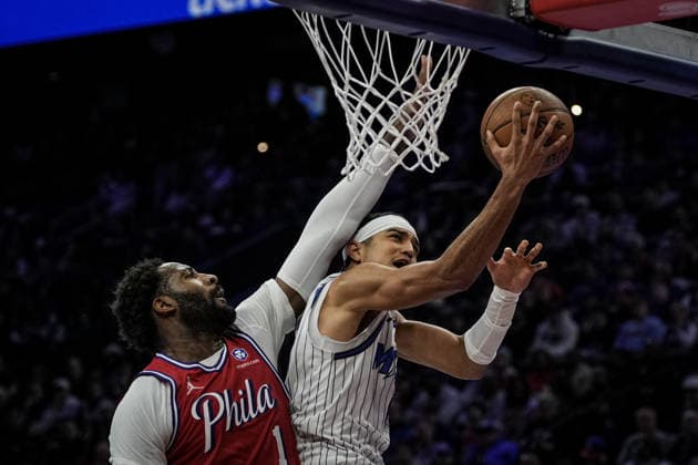Philadelphia 76ers v Orlando Magic PHILADELPHIA, UNITED STATES - NOVEMBER 25: Andre Drummond of Philadelphia 76ers in action during the 2025-26 Emirates NBA, Basketball Herren, USA Cup game between the Orlando Magic and Philadelphia 76ers at Xfinity Mobile Arena on November 25, 2025 in Philadelphia, United States. Wolfgang Schwan Anadolu Philadelphia United States. Editorial use only. Please get in touch for any other usage.  Copyright: x2025xAnadoluxWolfgangxSchwanx