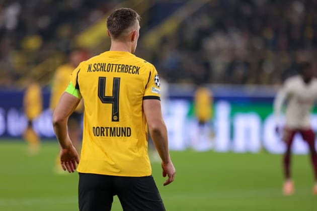 Nico Schlotterbeck (Borussia Dortmund) GER, Borussia Dortmund gegen FC Villarreal, Fussball, Champions League, 5.Spieltag, Spielzeit 2025 2026, 25.11.2025 DFL REGULATIONS PROHIBIT ANY USE OF PHOTOGRAPHS AS IMAGE SEQUENCES AND OR QUASI-VIDEO GER, Borussia Dortmund gegen FC Villarreal, Fussball, Champions League, 5.Spieltag, Spielzeit 2025 2026, 25.11.2025 Dortmund Copyright: xEibner-Pressefoto FrankxZeisingx EP_FZG
