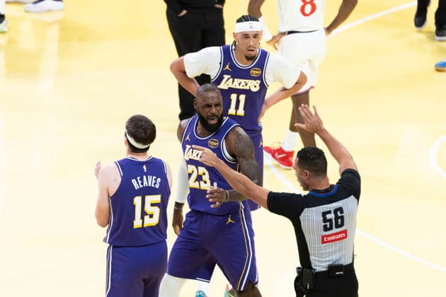 November 25, 2025, Los Angeles, California, USA: Los Angeles LakersÃ¢â‚¬â ¢ LeBron James (23) reacts to a call during an NBA, Basketball Herren, USA basketball game against the Los Angeles Clippers, in Los Angeles Tuesday, Nov. 25, 2025. Los Angeles USA - ZUMAc68_ 20251125_zaf_c68_018 Copyright: xRingoxChiux