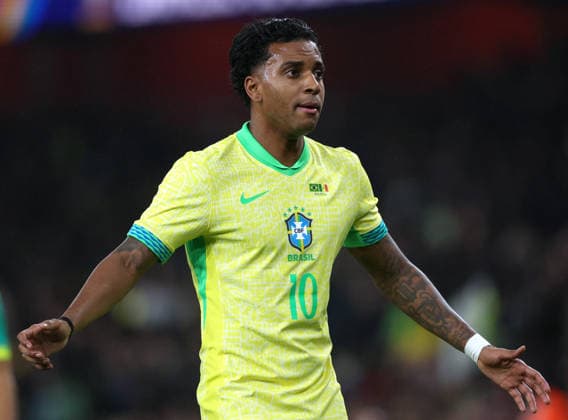 Brazil v Senegal - International Friendly, Länderspiel, Nationalmannschaft Rodrygo of Brazil in action during the international friendly match between Brazil and Senegal at Emirates Stadium on November 15, 2025 in London, England. London Emirates Stadium England United Kingdom Copyright: xNealxSimpson Sportsphoto APLx 14142988