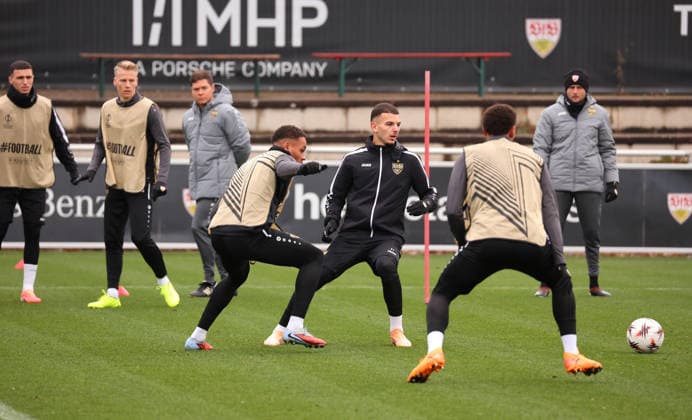 26.11.2025, Deutschland, Stuttgart, Fußball Bundesliga, Saison 2025 2026, VfB Stuttgart Training,