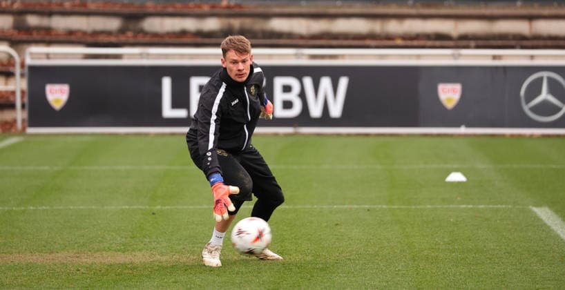 26.11.2025, Deutschland, Stuttgart, Fußball Bundesliga, Saison 2025 2026, VfB Stuttgart Training, Alexander Nübel