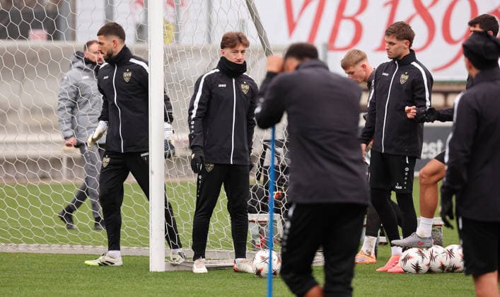 26.11.2025, Deutschland, Stuttgart, Fußball Bundesliga, Saison 2025 2026, VfB Stuttgart Training, Angelo Stiller