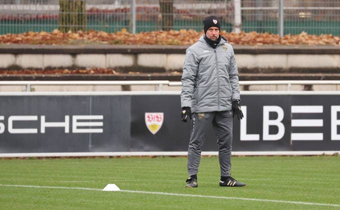 26.11.2025, Deutschland, Stuttgart, Fußball Bundesliga, Saison 2025 2026, VfB Stuttgart Training, Trainer Sebastian Hoeneß
