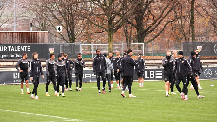 26.11.2025, Deutschland, Stuttgart, Fußball Bundesliga, Saison 2025 2026, VfB Stuttgart Training,