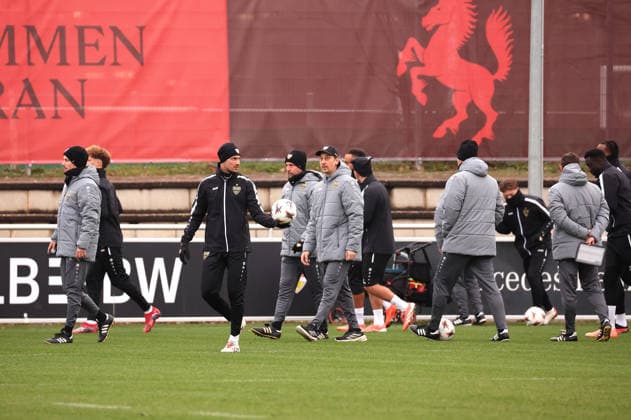 26.11.2025, Deutschland, Stuttgart, Fußball Bundesliga, Saison 2025 2026, VfB Stuttgart Training,