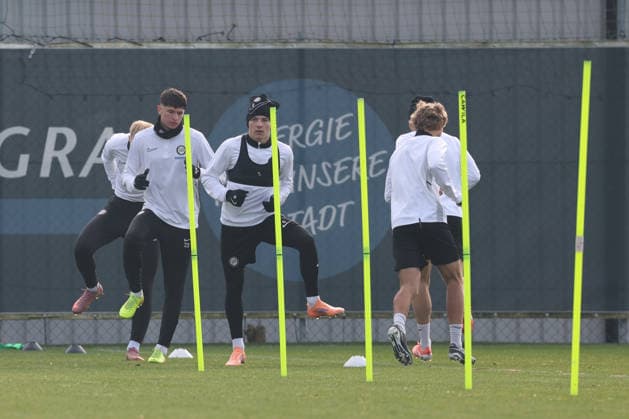 SOCCER - UEFA EL, Panathinaikos vs Sturm GRAZ,AUSTRIA,26.NOV.25 - SOCCER - UEFA Europa League, Panathinaikos Athen vs SK Sturm Graz, training Sturm. Image shows Arjan Malic and Filip Jan Rozga (Sturm).  GEPAxpictures xChrisxBauer