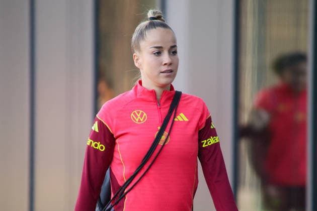 Frankfurt, Deutschland 26. November 2025: Fußball-Frauen-Nationalmannschaft - Training - 26.11.2025 Im Bild: Giulia Gwinn (Deutschland) bei der Ankunft am DFB Campus DFB regulations prohibit any use of photographs as image sequences and or quasi-video DFB Campus Hessen Copyright: xFotostandx xFantinix