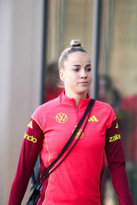 Frankfurt, Deutschland 26. November 2025: Fußball-Frauen-Nationalmannschaft - Training - 26.11.2025 Im Bild: Giulia Gwinn (Deutschland) bei der Ankunft am DFB Campus DFB regulations prohibit any use of photographs as image sequences and or quasi-video DFB Campus Hessen Copyright: xFotostandx xFantinix