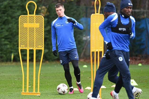 Genk s Jarne Steuckers pictured in action during a training session of Belgian soccer team KRC Genk, on Wednesday 26 November 2025, in Genk. The team prepares for tomorrow s match against Swiss FC Basel, fifth game (out of 8) in the league phase of the UEFA Europa League competition. JILLxDELSAUX  x144371798x