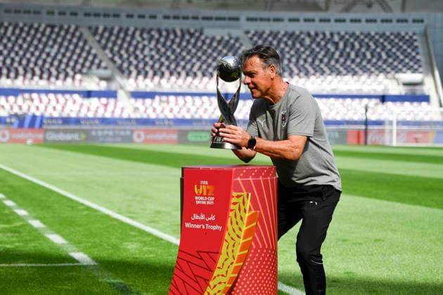 SOCCER - 2025 FIFA U17, U 17 World Cup DOHA,QATAR,26.NOV.25 - SOCCER - FIFA Under 17 World Cup Qatar 2025, preview, pitch familiarization, final, Portugal vs Austria. Image shows head coach Hermann Stadler (AUT). Keywords: trophy.  GEPAxpictures xRanjithxKumar