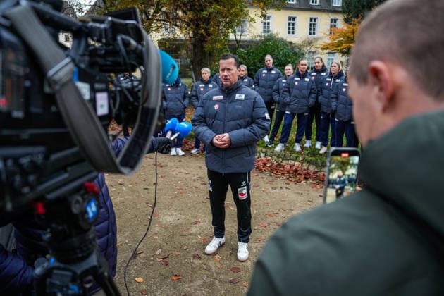 Women s Handball World Championship 2025 Press conference Trier, Germany 20251126 Coach Ole Gustav Gjekstad during a press conference with the handball girls the day before the World Cup match against South Korea in Trier Photo Beate Oma Dahle NTB Trier Germany EDITORIAL USE ONLY RESTRICTED USE FOR BETTING COMPANIES  Copyright: xBeatexOmaxDahlex xNTBx