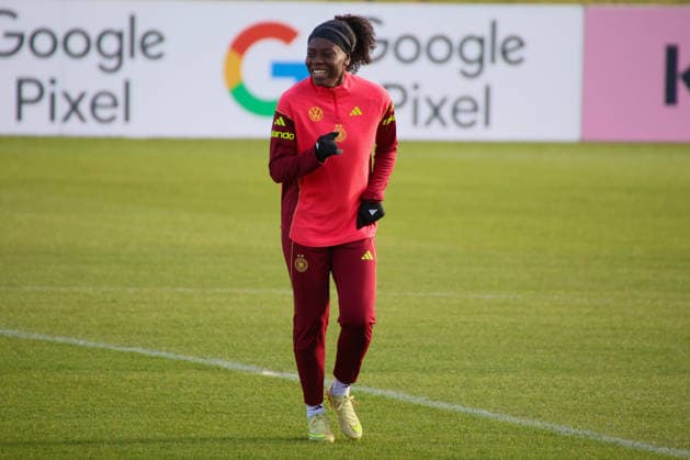Frankfurt, Deutschland 26. November 2025: Fußball-Frauen-Nationalmannschaft - Training - 26.11.2025 Im Bild: Nicole Anyomi (Deutschland) beim Training auf dem DFB Campus in Frankfurt DFB regulations prohibit any use of photographs as image sequences and or quasi-video DFB Campus Hessen Copyright: xFotostandx xFantinix
