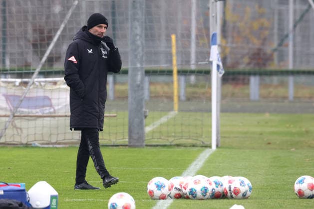 DEU, DFL, 2. FBL Hertha BSC, Training, 26.11.2025, Sportforum, Berlin, DEU, DFL, 2. FBL Hertha BSC, Training, im Bild Cheftrainer Stefan Leitl (Hertha BSC Berlin) DFL - regulations prohibit any use of Photographs as image sequences and or quasi-video