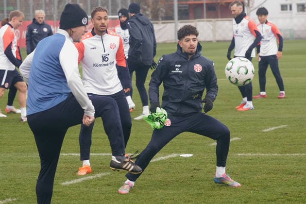 BO HENRIKSEN, ARMINDO SIEB, BEN BOBZIEN TRAINING 1.FSV MAINZ 05 MAINZ 