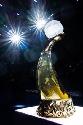 Handball, Frauen WM, Gruppe C: Deutschland - Island WM Pokal, Trophäe Stuttgart Porsche Arena Baden-Württemberg Deutschland
