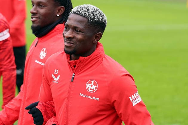26.11.2025, xrekx, Fussball 2.Bundesliga, 1.FC Kaiserslautern - Training v.l. Afeez Aremu (1.FC Kaiserslautern) (DFL DFB REGULATIONS PROHIBIT ANY USE OF PHOTOGRAPHS as IMAGE SEQUENCES and or QUASI-VIDEO) Kaiserslautern