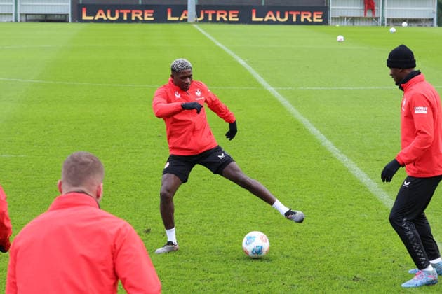 26.11.2025, xrekx, Fussball 2.Bundesliga, 1.FC Kaiserslautern - Training v.l. Afeez Aremu (1.FC Kaiserslautern) (DFL DFB REGULATIONS PROHIBIT ANY USE OF PHOTOGRAPHS as IMAGE SEQUENCES and or QUASI-VIDEO) Kaiserslautern