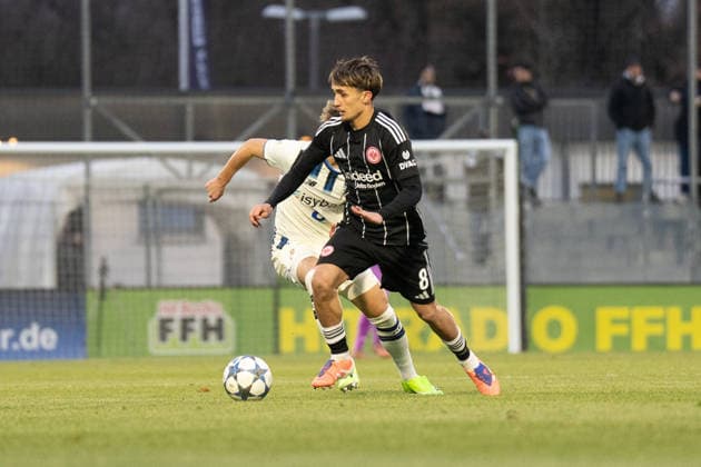 26.11.2025, xhfmx, Fußball UEFA Youth League, Eintracht Frankfurt - Aatalanta Bergamo Ebu Bekir Is (Eintracht Frankfurt) (DFL DFB REGULATIONS PROHIBIT ANY USE OF PHOTOGRAPHS as IMAGE SEQUENCES and or QUASI-VIDEO) Dreieich