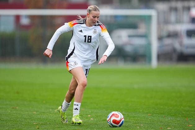 26.11.2025, xydrx, Fußball, Länderspiel, EM-Qualifikation U19-Frauen, Belgien - Deutschland, Sportschule Wedau: Mia-Lena Maas (GER 18) Nordrhein-Westfahlen Deutschland