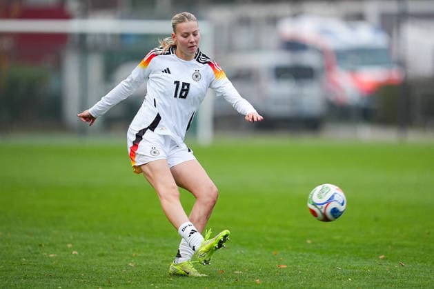 26.11.2025, xydrx, Fußball, Länderspiel, EM-Qualifikation U19-Frauen, Belgien - Deutschland, Sportschule Wedau: Mia-Lena Maas (GER 18) Nordrhein-Westfahlen Deutschland