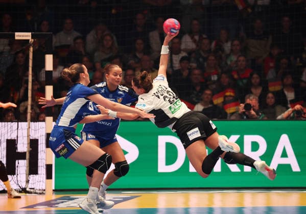 26.11.2025, Deutschland, Stuttgart, F27th IHF WomenÂ s World Championship, WM, Weltmeisterschaft 2025, Germany vs. Iceland, Emily Vogel (GER)