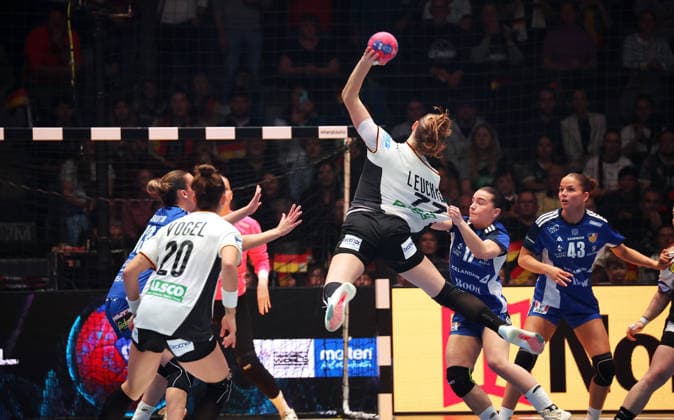 26.11.2025, Deutschland, Stuttgart, F27th IHF WomenÂ s World Championship, WM, Weltmeisterschaft 2025, Germany vs. Iceland, Viola Leuchter (GER)