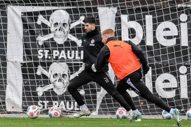 Nikola Vasilj Louis Oppie ( Pauli ) Deutschland , Hamburg , Trainingsgelände an der Kollaustrasse , Fussball , 1. Bundesliga , Training des FC St Pauli