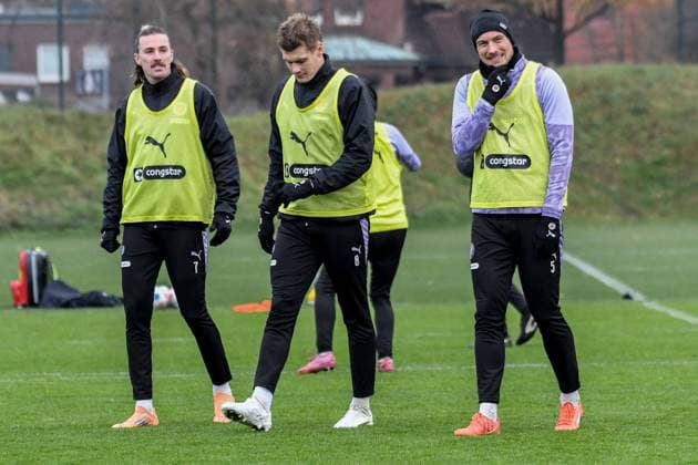 Jackson Irvine Eric Smith Hauke Wahl ( Pauli ) gehen vom Platz Deutschland , Hamburg , Trainingsgelände an der Kollaustrasse , Fussball , 1. Bundesliga , Training des FC St Pauli