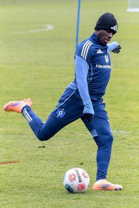 Jean Luc Dompe ( HSV ) Aufbautraining nach Verletzung am Ball Deutschland , Hamburg , Volksparkstadion , Fussball , 1. Bundesliga , Training des Hamburger SV