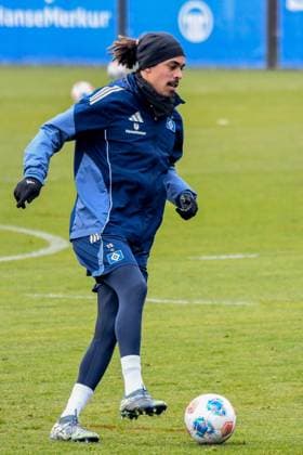 Yussuf Poulsen ( HSV ) Aufbautraining nach Verletzung am Ball Deutschland , Hamburg , Volksparkstadion , Fussball , 1. Bundesliga , Training des Hamburger SV