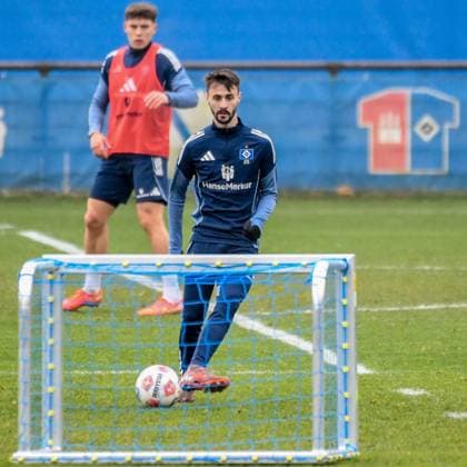 Fabio Vieira ( HSV am Ball Deutschland , Hamburg , Volksparkstadion , Fussball , 1. Bundesliga , Training des Hamburger SV