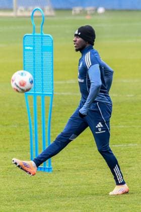 Jean Luc Dompe ( HSV ) Aufbautraining nach Verletzung am Ball Deutschland , Hamburg , Volksparkstadion , Fussball , 1. Bundesliga , Training des Hamburger SV