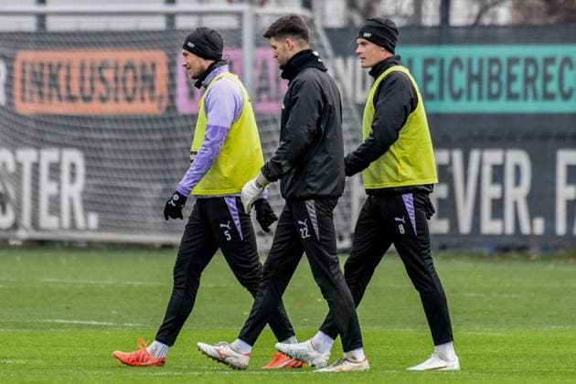 Hauke Wahl Nikola Vasilj Eric Smith ( Pauli ) Deutschland , Hamburg , Trainingsgelände an der Kollaustrasse , Fussball , 1. Bundesliga , Training des FC St Pauli