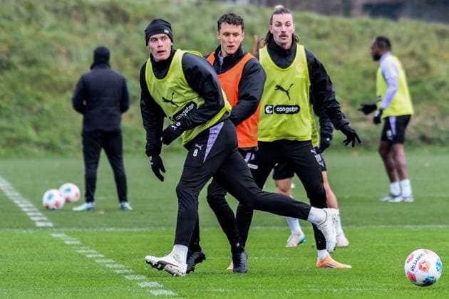 Eric Smith Kaars Martijn Jackson Irvine ( Pauli ) Deutschland , Hamburg , Trainingsgelände an der Kollaustrasse , Fussball , 1. Bundesliga , Training des FC St Pauli