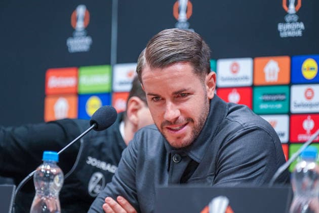 Tschechien: Pressekonferenz vor dem Fussballspiel UEFA Europa League 2025 26, 5. Spieltag - Viktoria Pilsen vs SC Freiburg - Doosan Arena (Pilsen): Christian Günter Christian Guenter (SC Freiburg, 30) Pilsen PlzeÅˆskÃ½ kraj Tschechien Copyright: xJOERANxSTEINSIEKx