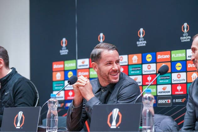 Tschechien: Pressekonferenz vor dem Fussballspiel UEFA Europa League 2025 26, 5. Spieltag - Viktoria Pilsen vs SC Freiburg - Doosan Arena (Pilsen): Christian Günter Christian Guenter (SC Freiburg, 30) Pilsen PlzeÅˆskÃ½ kraj Tschechien Copyright: xJOERANxSTEINSIEKx
