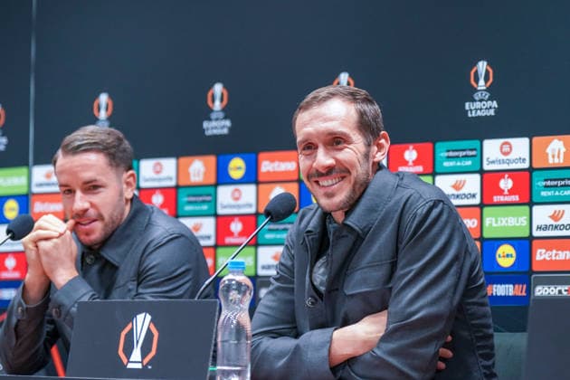 Tschechien: Pressekonferenz vor dem Fussballspiel UEFA Europa League 2025 26, 5. Spieltag - Viktoria Pilsen vs SC Freiburg - Doosan Arena (Pilsen): Julian Schuster (SC Freiburg, Trainer) Pilsen PlzeÅˆskÃ½ kraj Tschechien Copyright: xJOERANxSTEINSIEKx