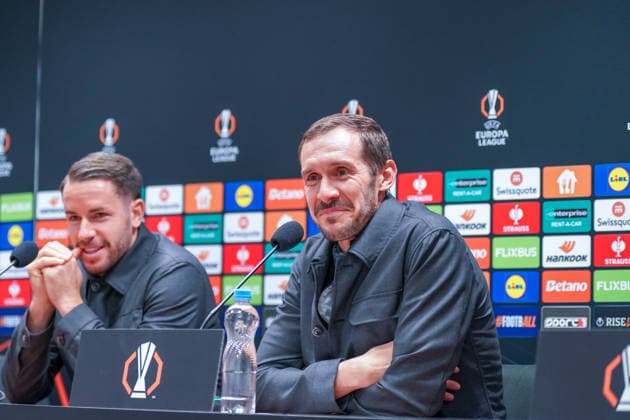 Tschechien: Pressekonferenz vor dem Fussballspiel UEFA Europa League 2025 26, 5. Spieltag - Viktoria Pilsen vs SC Freiburg - Doosan Arena (Pilsen): Julian Schuster (SC Freiburg, Trainer) Pilsen PlzeÅˆskÃ½ kraj Tschechien Copyright: xJOERANxSTEINSIEKx