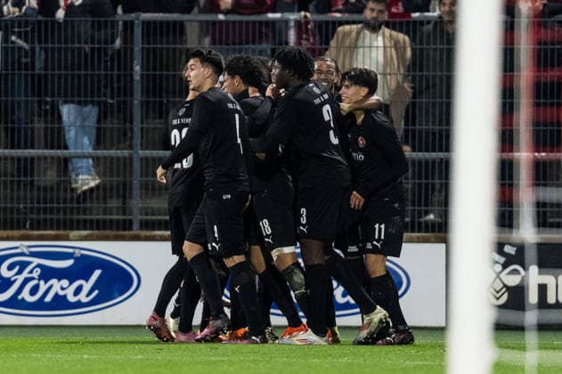 KOELN, GERMANY - NOVEMBER 26: players of FC Midtjylland celebrate the 0:1 goal scored by Julius Emefile (FC Midtjylland, 18) during the UEFA Youth League match between 1. FC Koeln vs. FC Midtjylland at Franz-Kremer-Stadion on round 3 of the UEFA Youth League on November 26, 2025 in Koeln, Germany. North Rhine Westphalia Germany Copyright: xBEAUTIFULxSPORTS Wunderlx