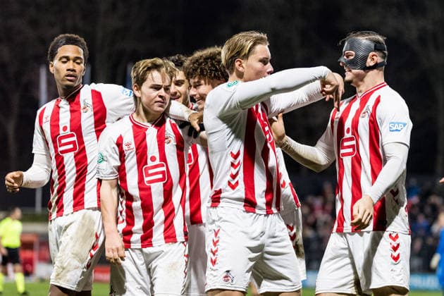 KOELN, GERMANY - NOVEMBER 26: Fynn Schenten (1. FC Koeln, 9) celebrates scoring the 1:1 goal during the UEFA Youth League match between 1. FC Koeln vs. FC Midtjylland at Franz-Kremer-Stadion on round 3 of the UEFA Youth League on November 26, 2025 in Koeln, Germany. North Rhine Westphalia Germany Copyright: xBEAUTIFULxSPORTS Wunderlx