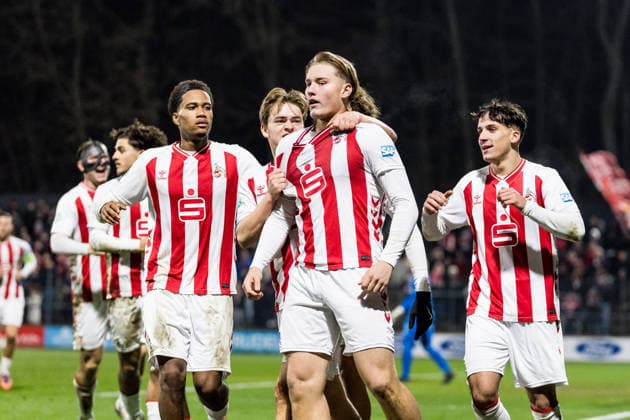 KOELN, GERMANY - NOVEMBER 26: Fynn Schenten (1. FC Koeln, 9) celebrates scoring the 1:1 goal during the UEFA Youth League match between 1. FC Koeln vs. FC Midtjylland at Franz-Kremer-Stadion on round 3 of the UEFA Youth League on November 26, 2025 in Koeln, Germany. North Rhine Westphalia Germany Copyright: xBEAUTIFULxSPORTS Wunderlx