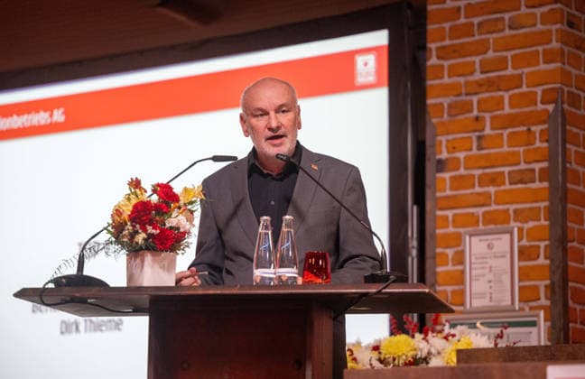 Fußball, Herren, Saison 2025 2026, 1. Bundesliga, 1. FC Union Berlin, 14. Ordentliche Hauptversammlung der An der Alten Försterei Stadionbetriebs AG, Oskar Kosche (Vorstand Stadionbetriebs AG), 26.11. 2025, Copyright: xMatthiasxKochx