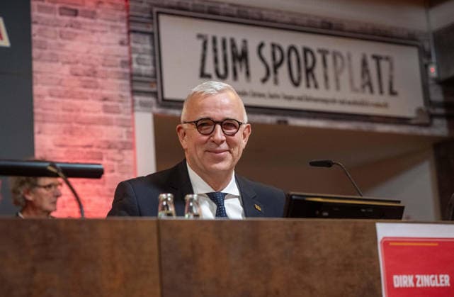 Fußball, Herren, Saison 2025 2026, 1. Bundesliga, 1. FC Union Berlin, 14. Ordentliche Hauptversammlung der An der Alten Försterei Stadionbetriebs AG, Dirk Zingler (Aufsichtsrats-Chef Stadionbetriebs AG), 26.11. 2025, Copyright: xMatthiasxKochx