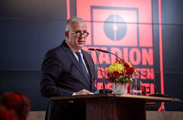 Fußball, Herren, Saison 2025 2026, 1. Bundesliga, 1. FC Union Berlin, 14. Ordentliche Hauptversammlung der An der Alten Försterei Stadionbetriebs AG, Dirk Zingler (Aufsichtsrats-Chef Stadionbetriebs AG) und Präsident des e.V., 26.11. 2025, Copyright: xMatthiasxKochx