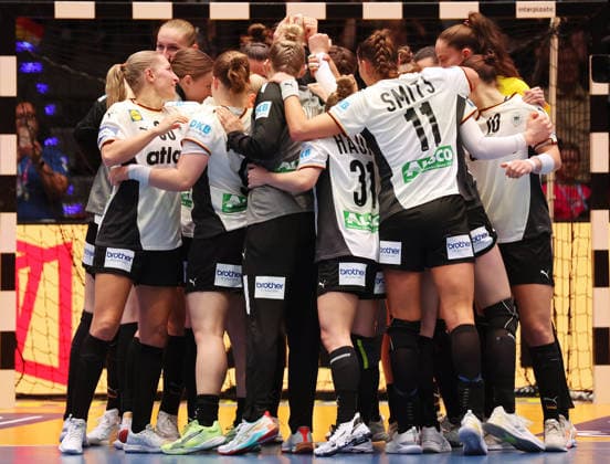 26.11.2025, Deutschland, Stuttgart, F27th IHF WomenÂ s World Championship, WM, Weltmeisterschaft 2025, Germany vs. Iceland, Jubel, Schlußjubel (GER)