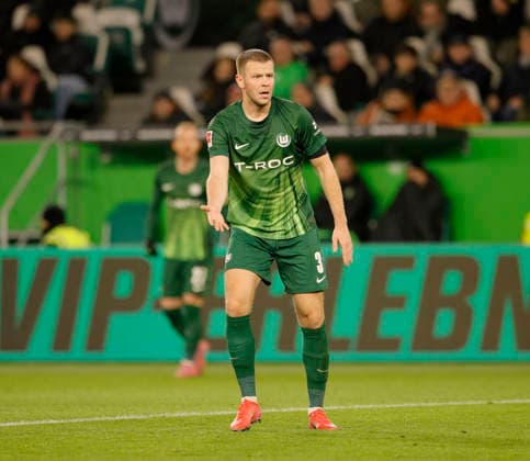 Foto : Denis VAVRO (Wolfsburg ) Fussball 1. Bundesliga, 11. Spieltag am Sa. 22.11.2025 VfL Wolfsburg - Bayer 04 Leverkusen