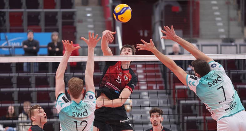 Ludwigsburg , Zoi DVV Pokal Viertelfinale , Barock Volleys MTV Ludwigsburg vs. Powervolleys Düren , Jan Huber ( Lubu )